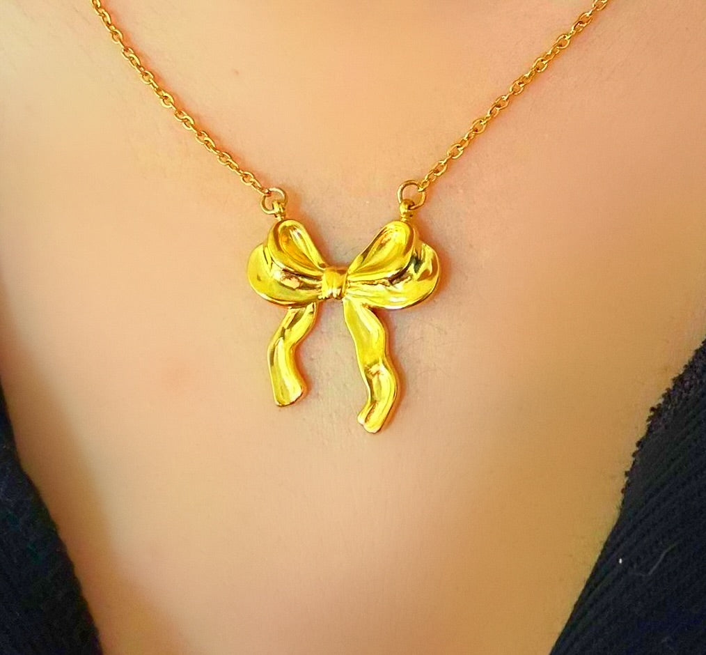 Sienna Bow Necklace